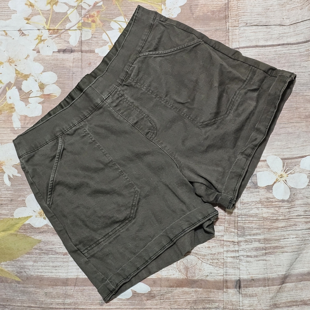 Nautica Women's Olive Cargo Shorts